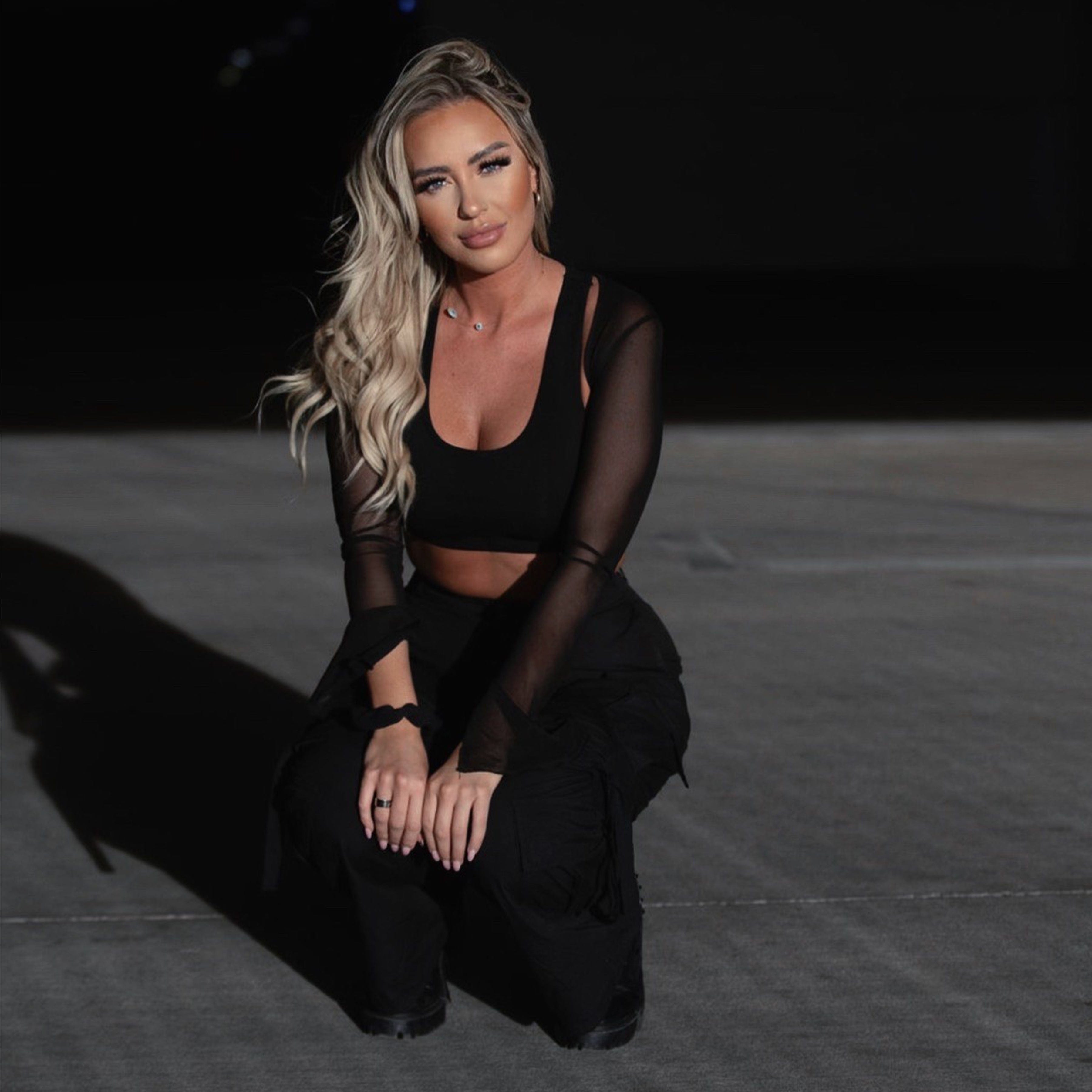 Cargo Pants - High Waisted - Full Length - Black 3