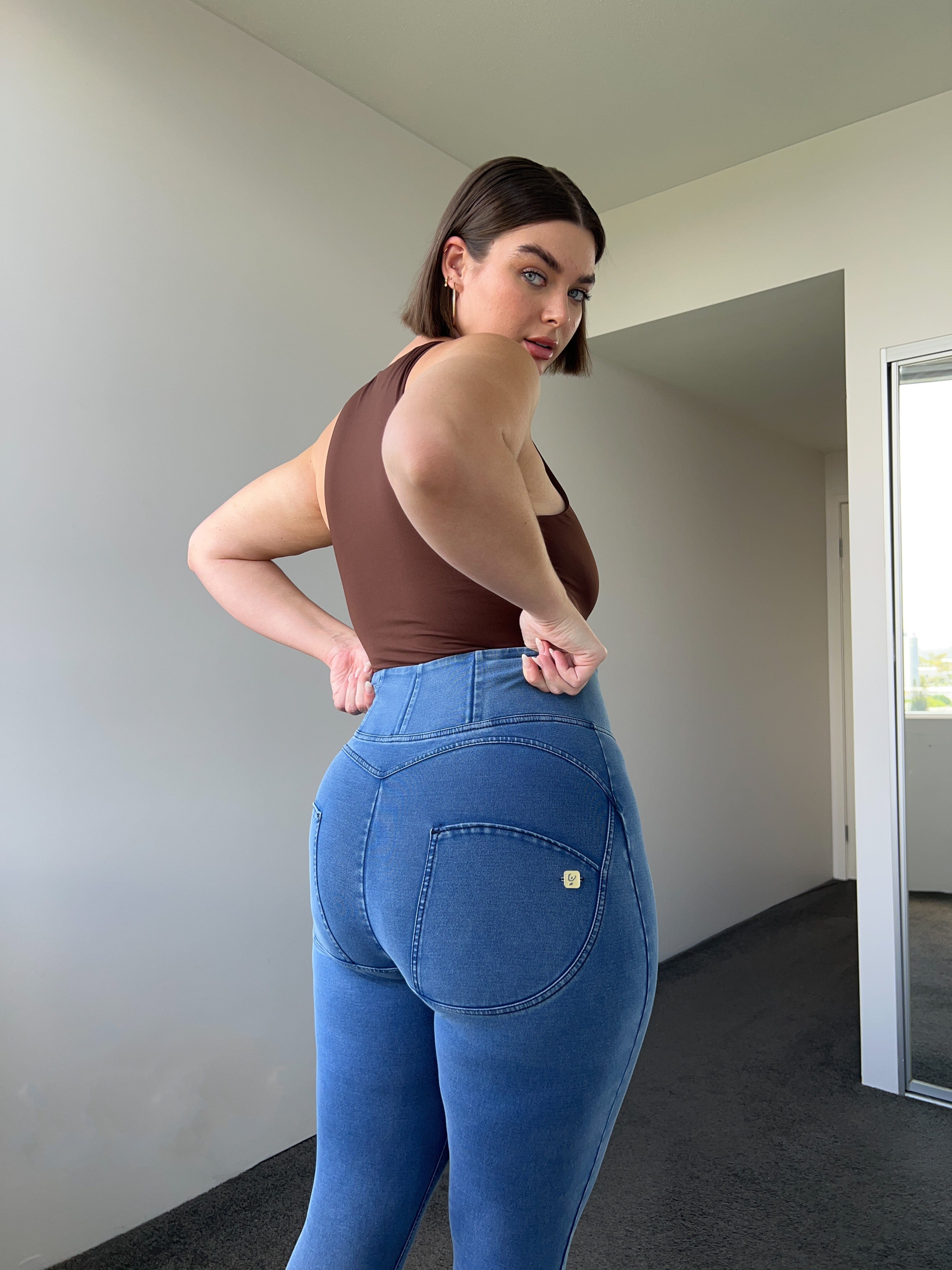 WR.UP® Curvy Denim - Zip High Waisted - Full Length - Light Blue + Blue Stitching 2