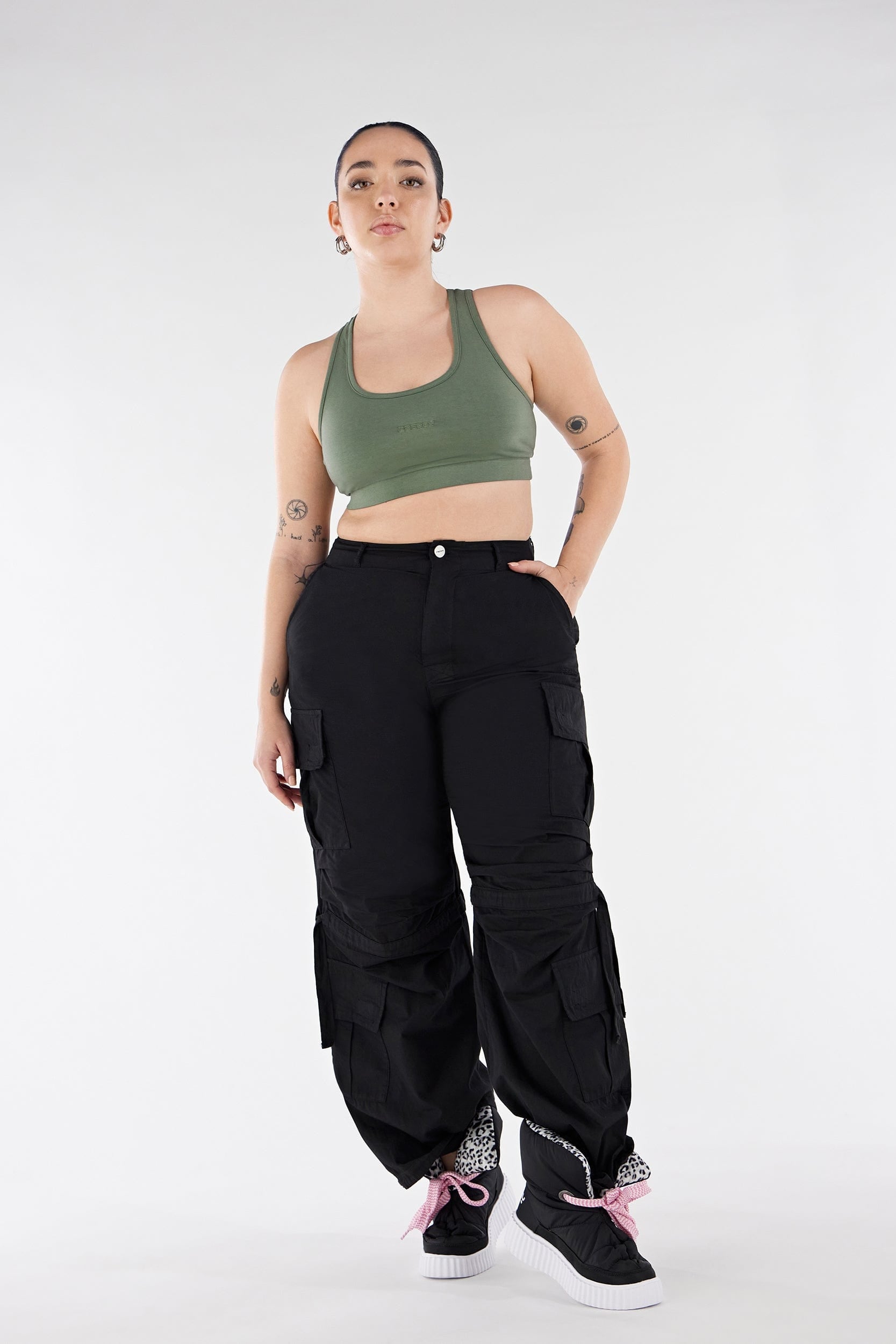 Cargo Pants - High Waisted - Full Length - Black 5