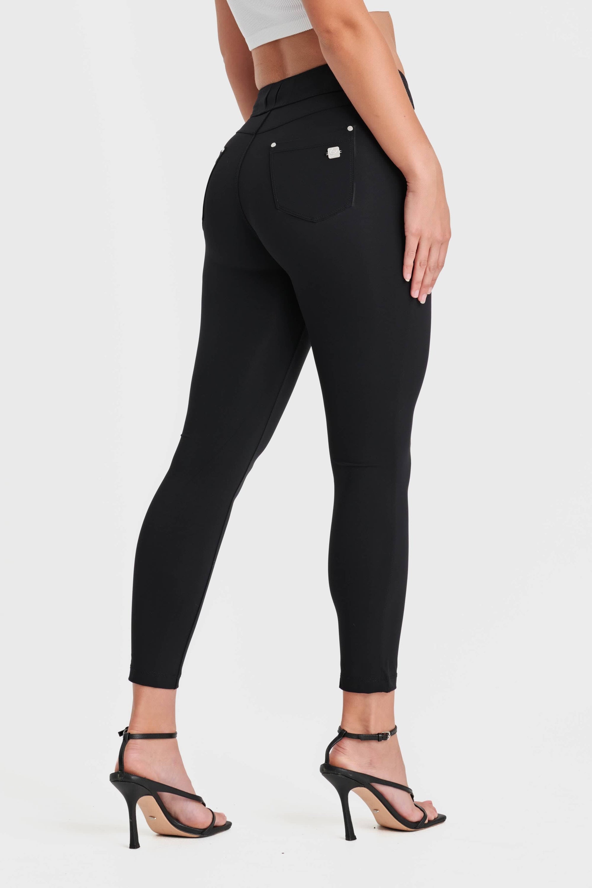 N.O.W.® Diwo Pro - High Waisted - 7/8 Length - Black 1