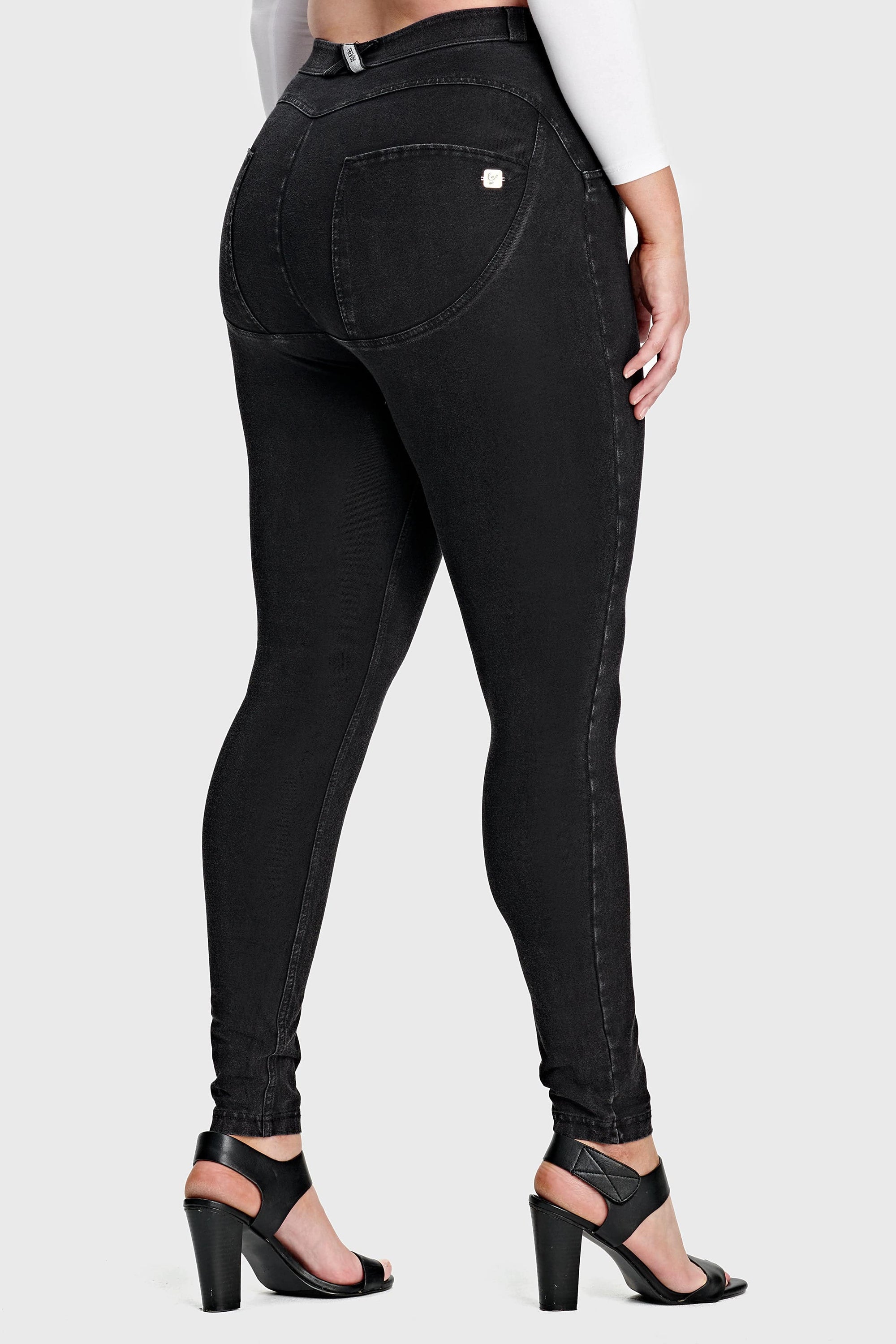 WR.UP® Curvy Denim - High Waisted - Full Length - Black + Black Stitching 1