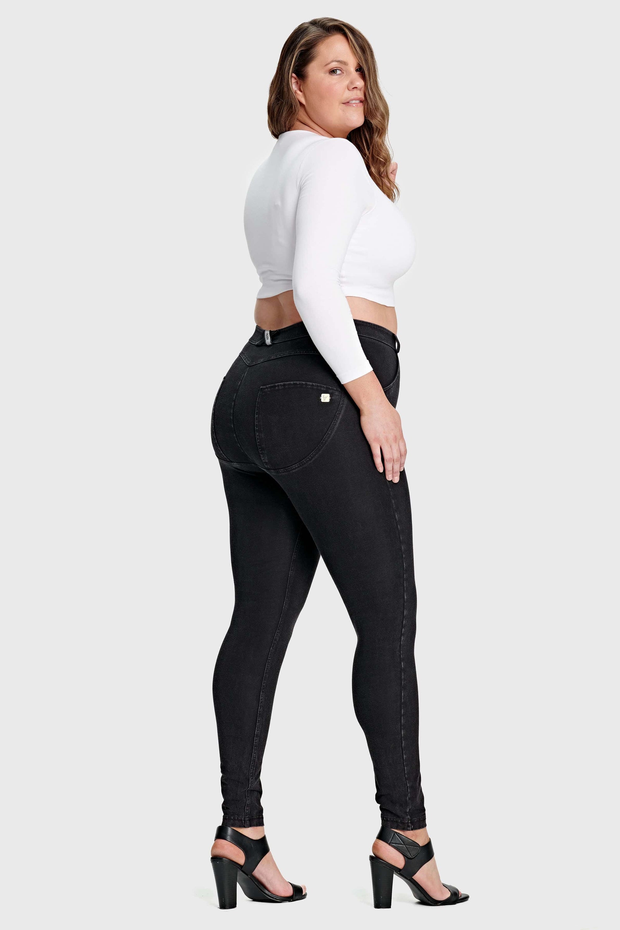 WR.UP® Curvy Denim - High Waisted - Full Length - Black + Black Stitching 6