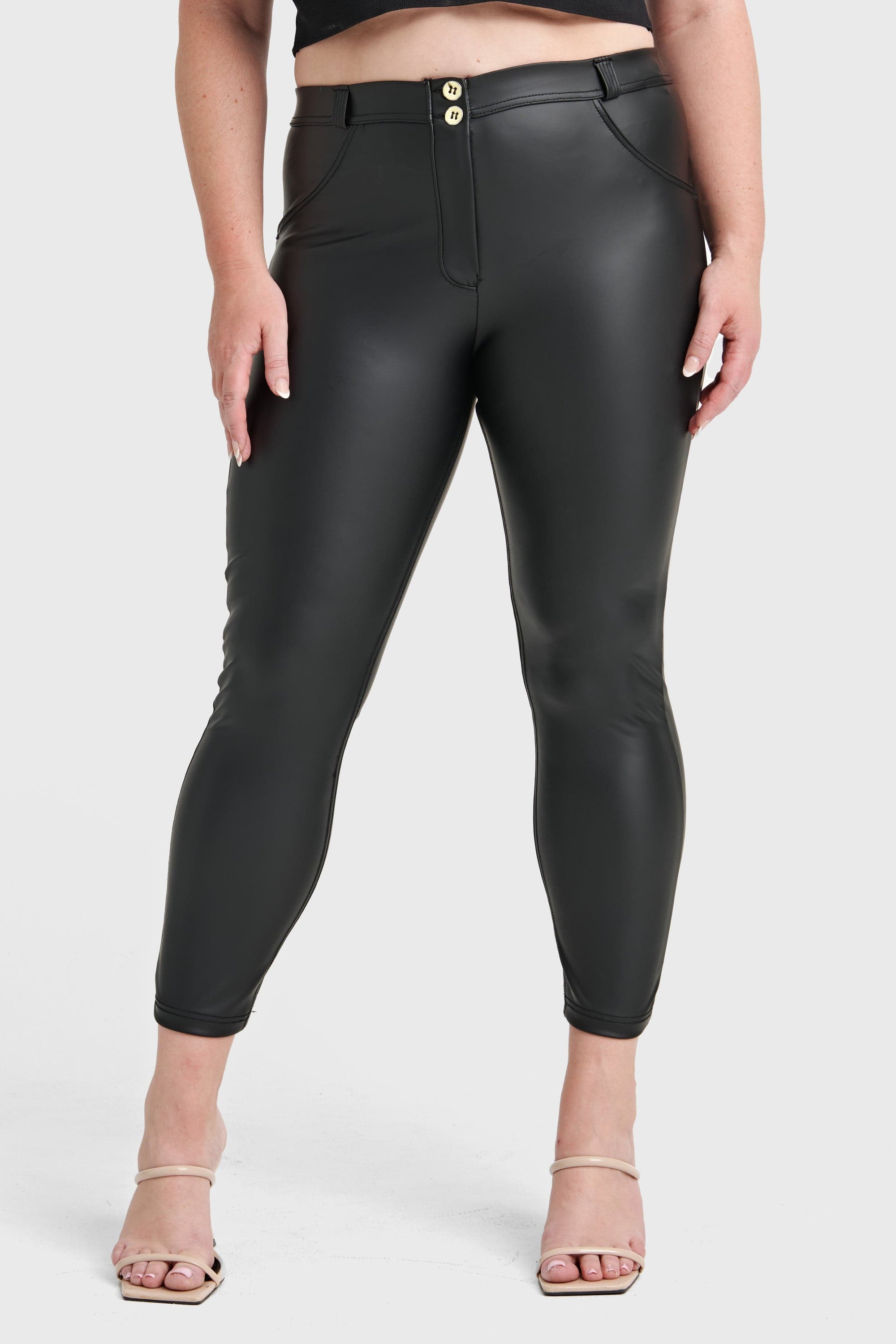 WR.UP® Curvy Faux Leather - High Waisted - 7/8 Length - Black 7