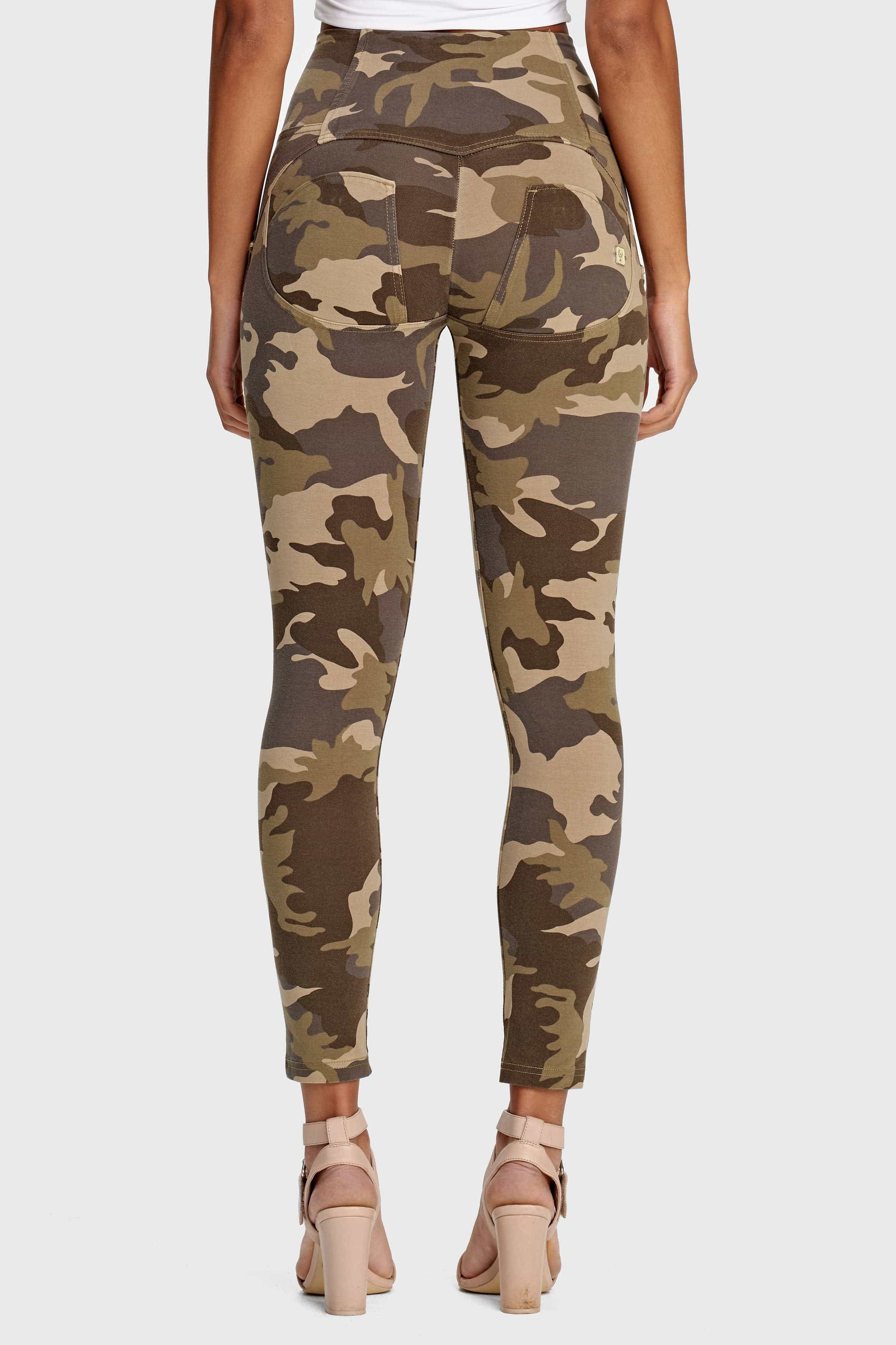 WR.UP® Fashion 3 Button - High Waisted - 7/8 Length - Brown Camo 6