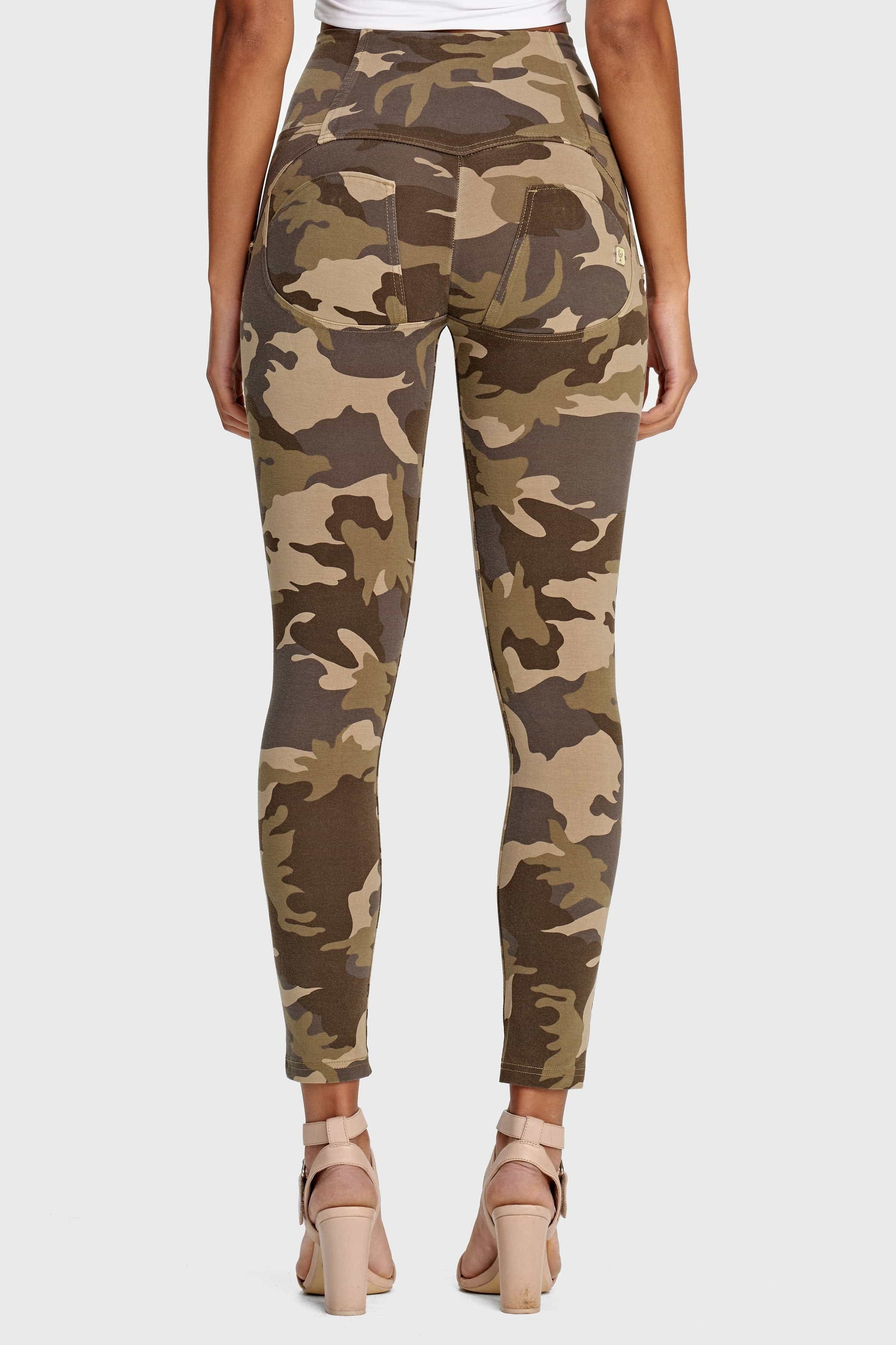 WR.UP® Fashion 3 Button - High Waisted - 7/8 Length - Brown Camo 9