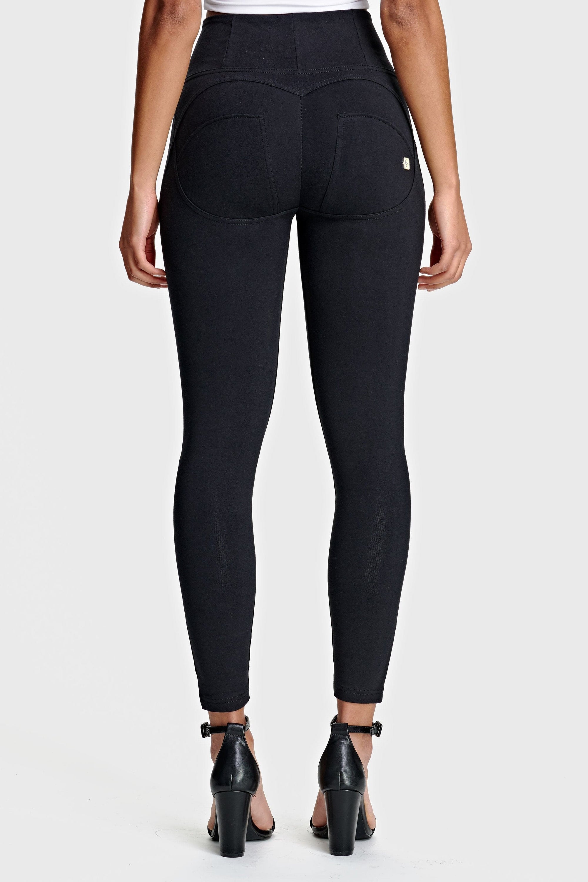 WR.UP® Fashion - High Waisted - 7/8 Length - Black 3