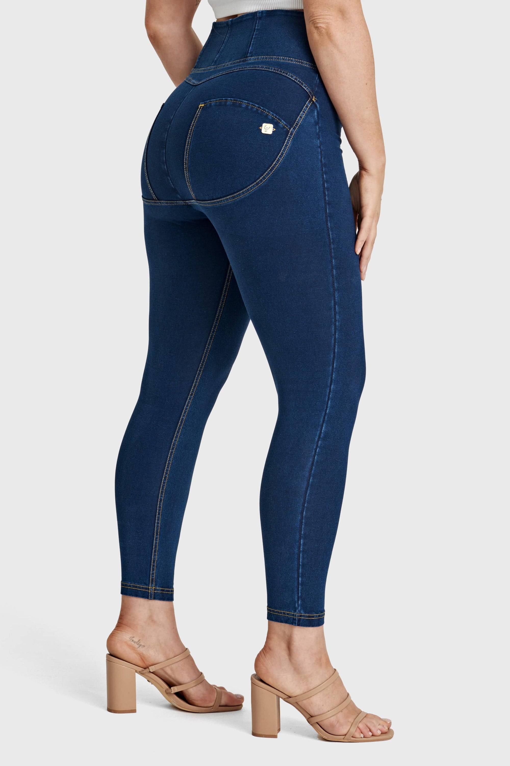 WR.UP® Curvy Denim - Zip High Waisted - 7/8 Length - Dark Blue + Yellow Stitching 1