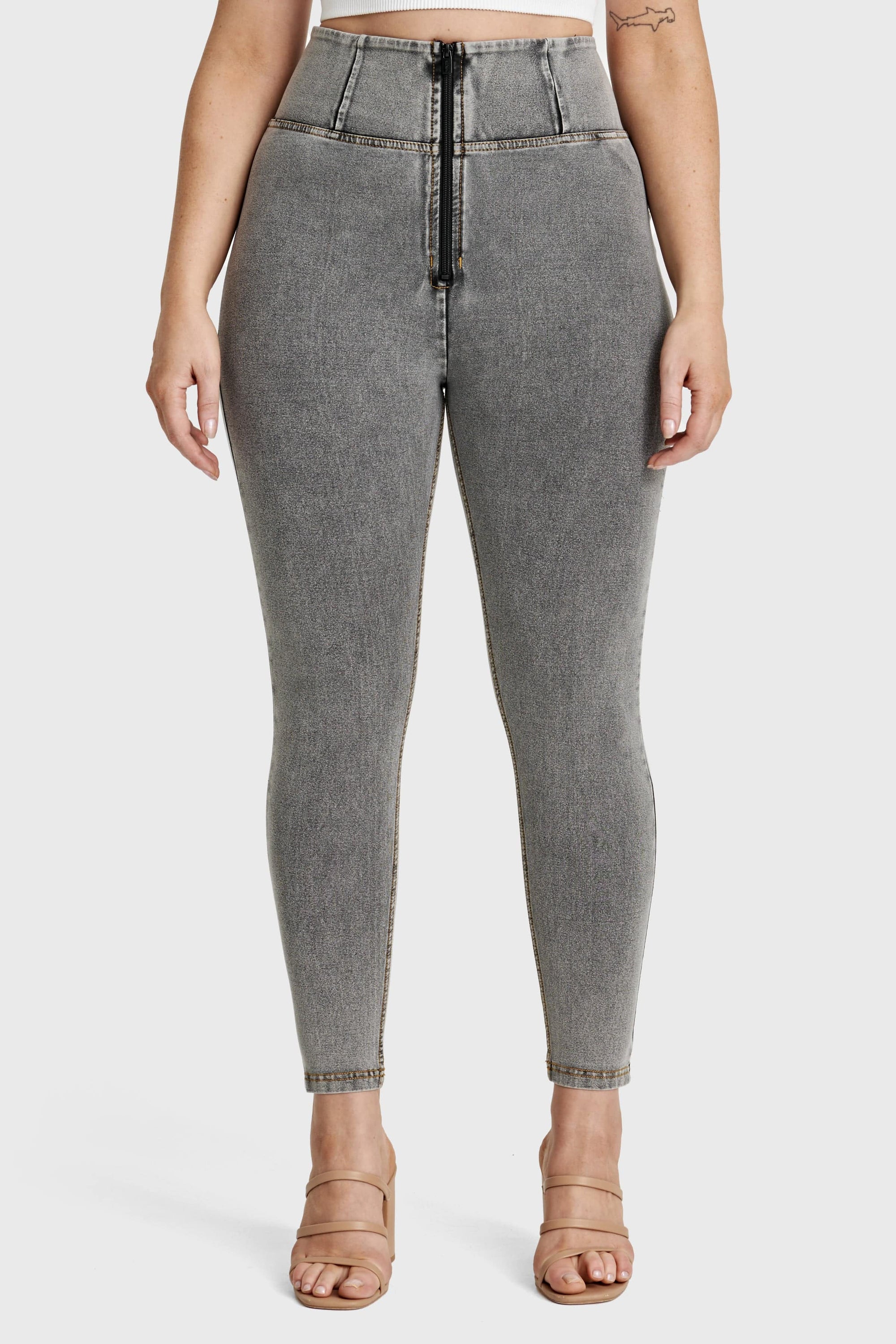 WR.UP® Curvy Denim - Zip High Waisted - 7/8 Length - Grey + Yellow Stitching 9
