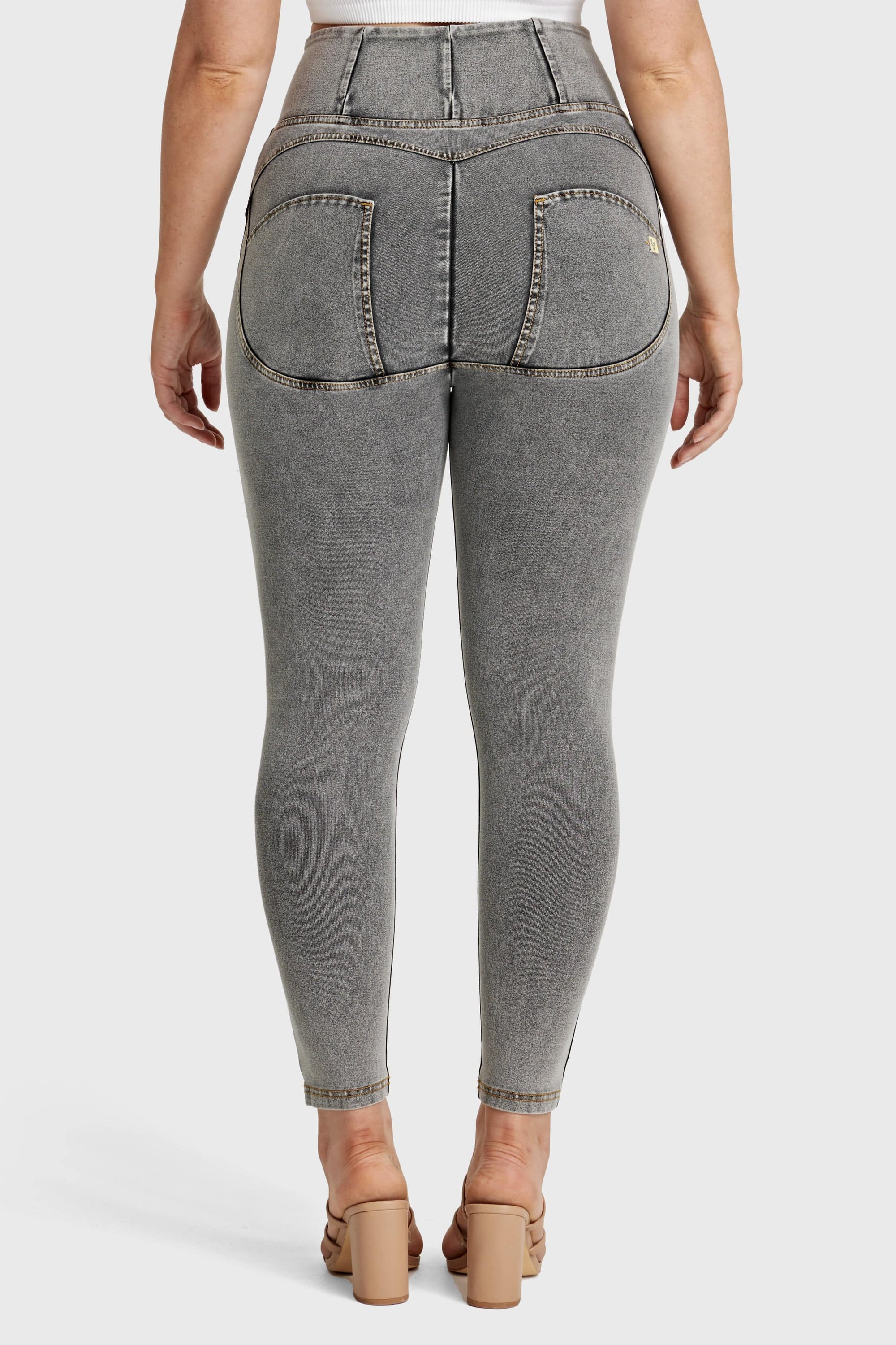 WR.UP® Curvy Denim - Zip High Waisted - 7/8 Length - Grey + Yellow Stitching 10