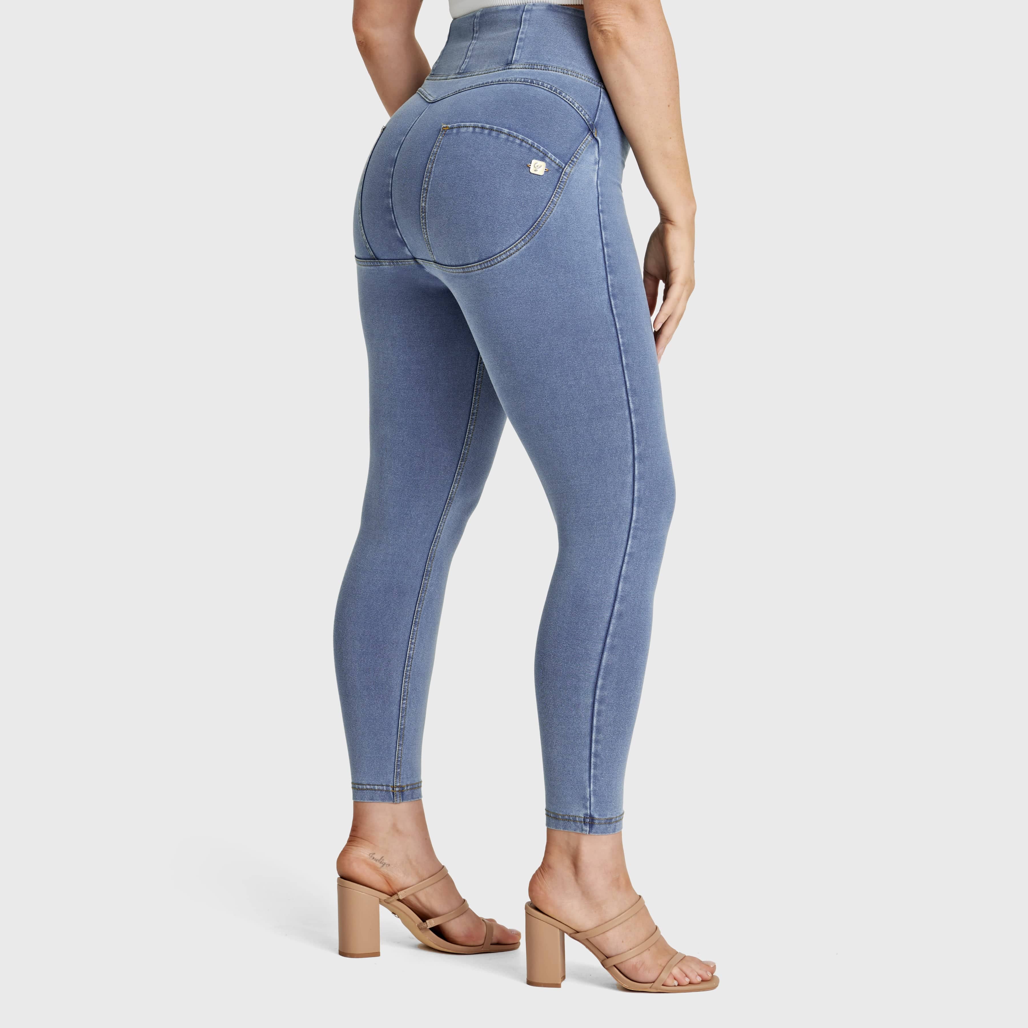 WR.UP® Curvy Denim - Zip High Waisted - 7/8 Length - Light Blue + Yellow Stitching 1