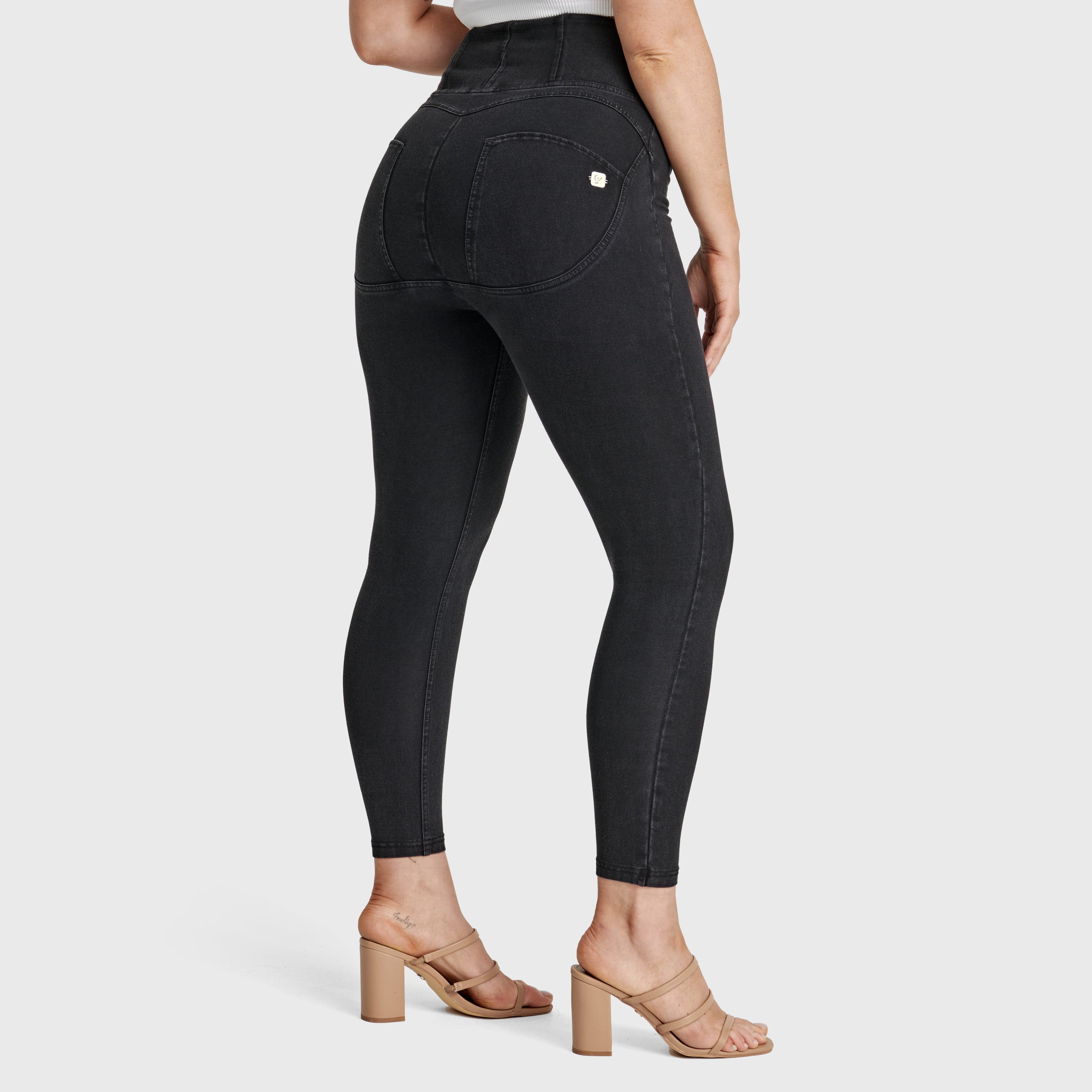 WR.UP® Curvy Denim - Zip High Waisted - 7/8 Length - Black + Black Stitching 1