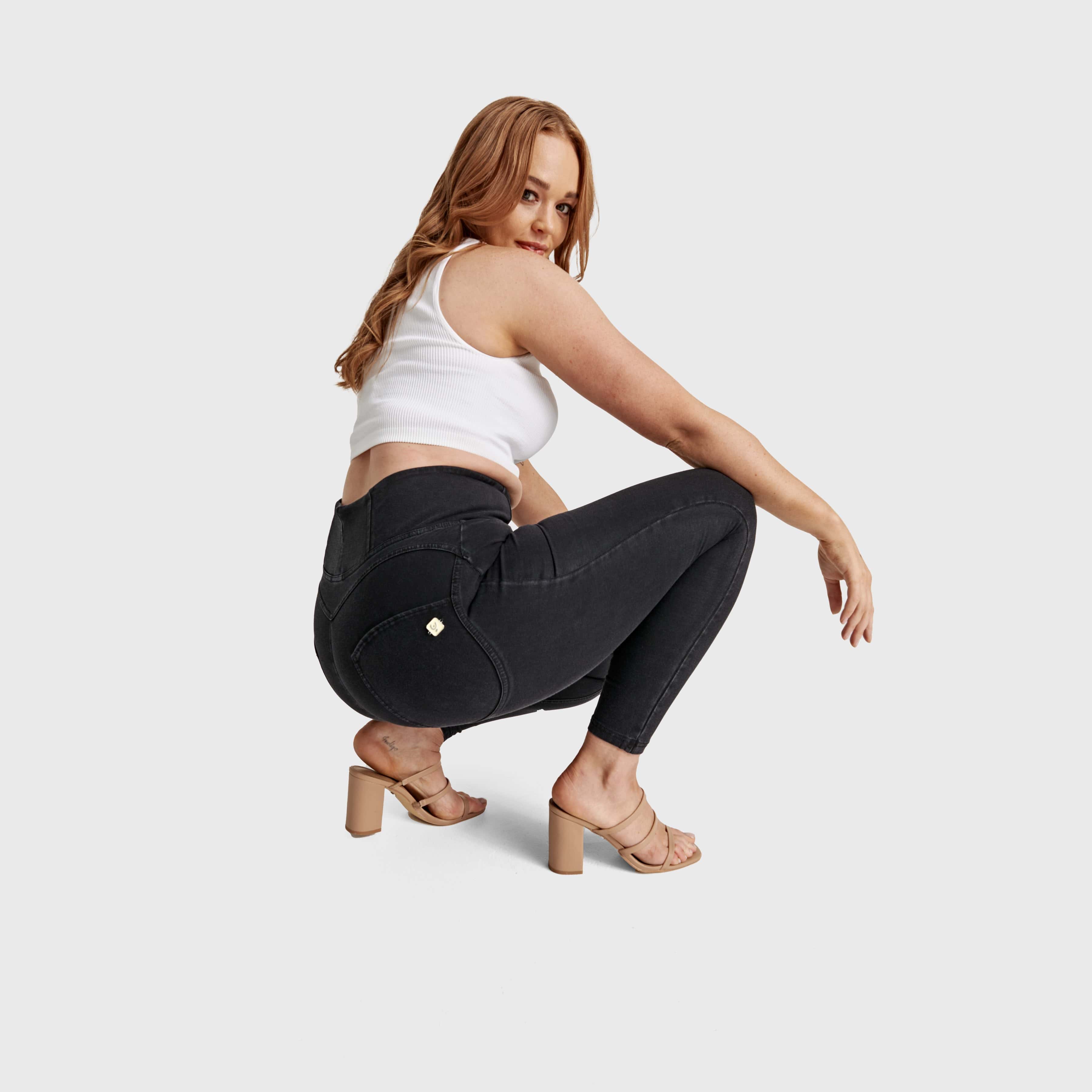 WR.UP® Curvy Denim - Zip High Waisted - 7/8 Length - Black + Black Stitching 2