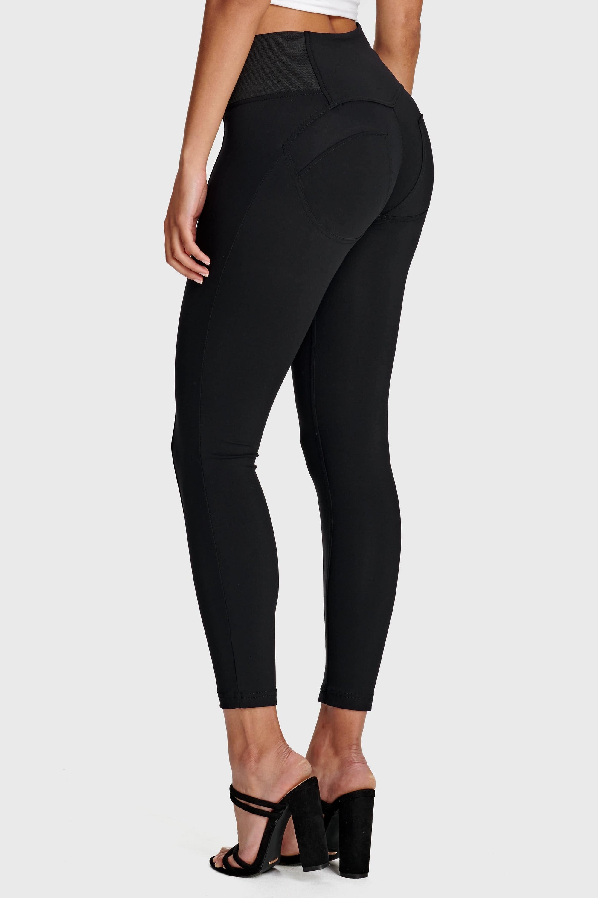 WR.UP® Diwo Pro Classic - High Waisted - 7/8 Length - Black 5