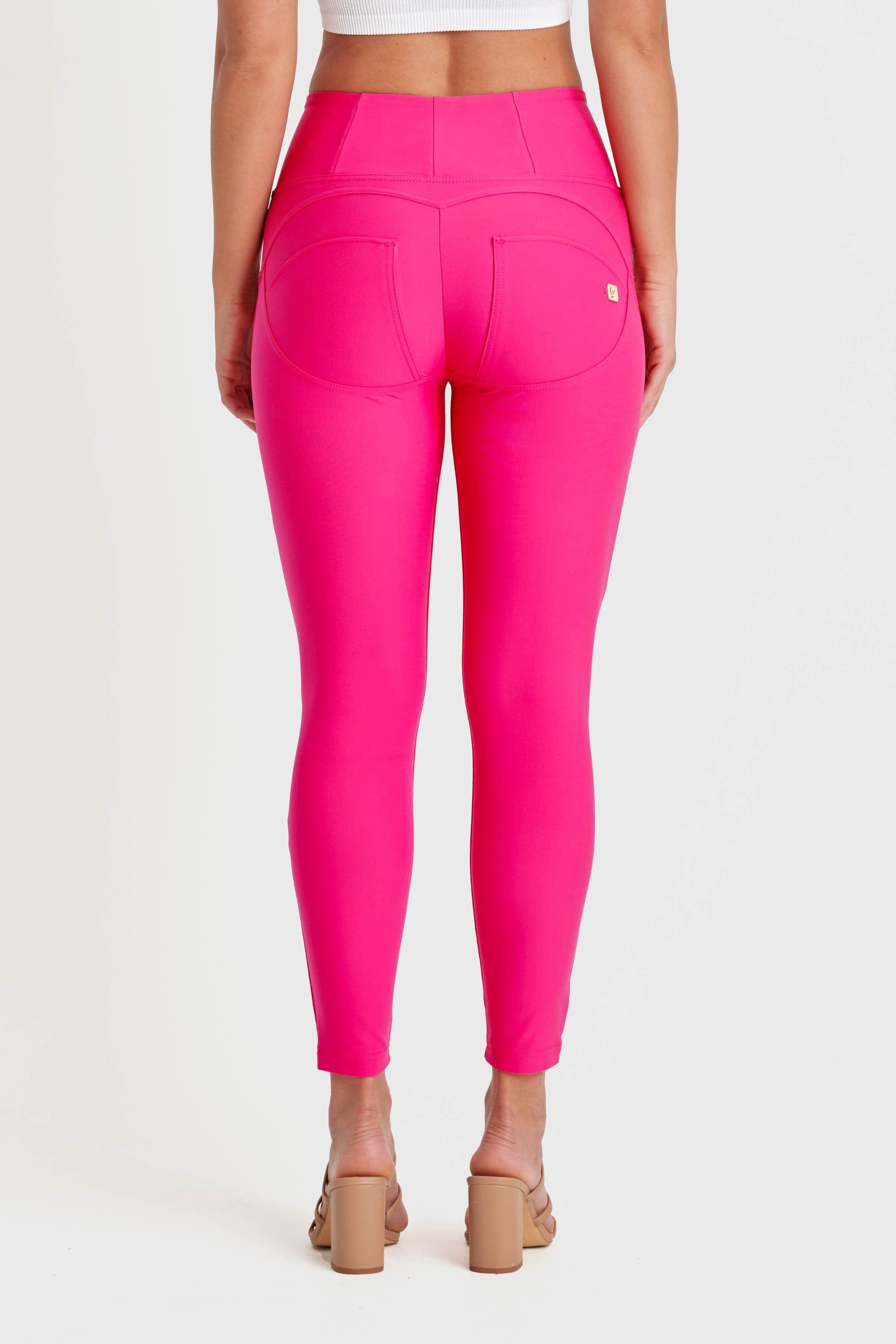 WR.UP® Diwo Pro - High Waist - 7/8 Length - Pink 9