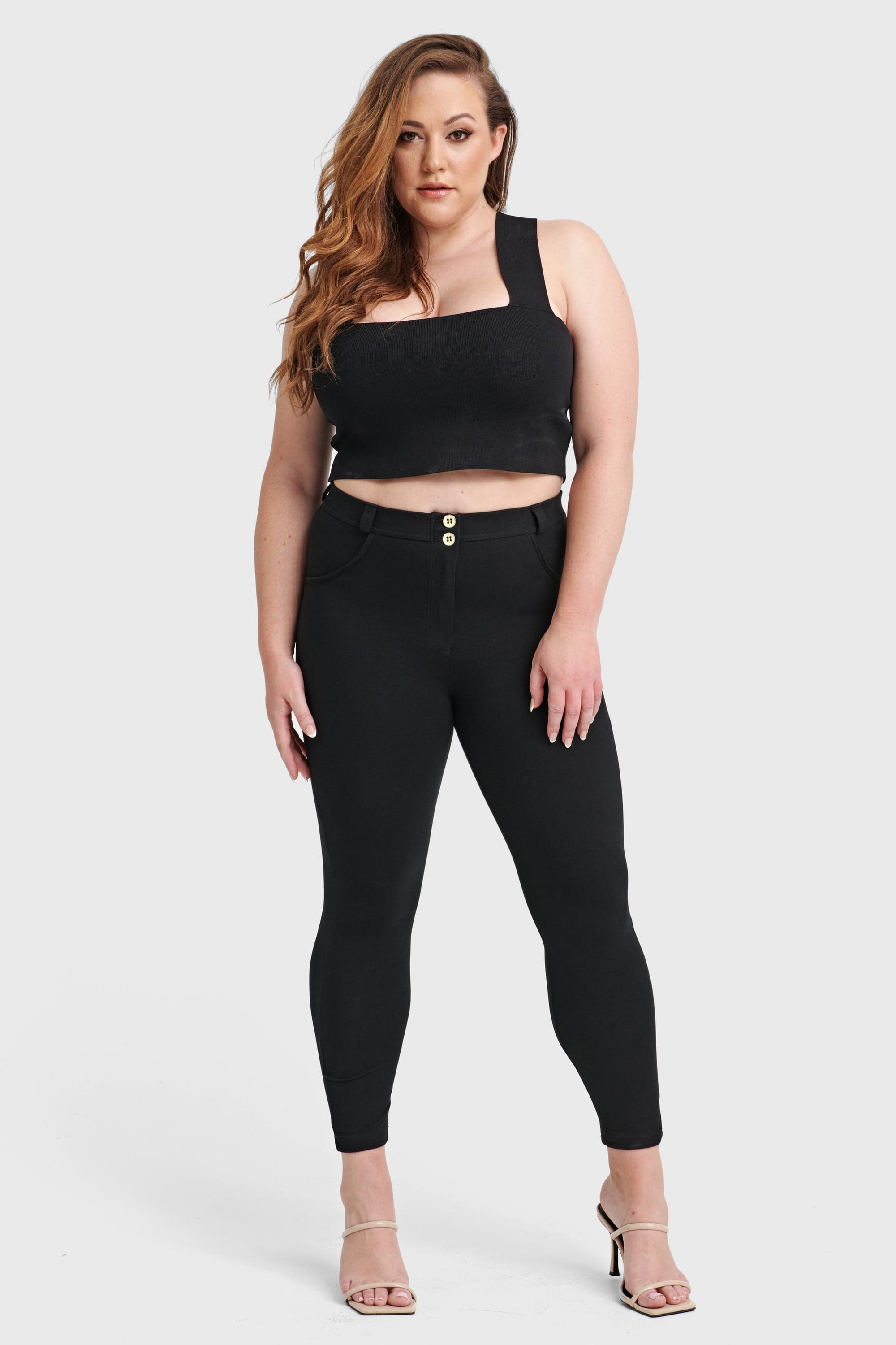 WR.UP® Curvy Fashion - High Waisted - 7/8 Length - Black 3