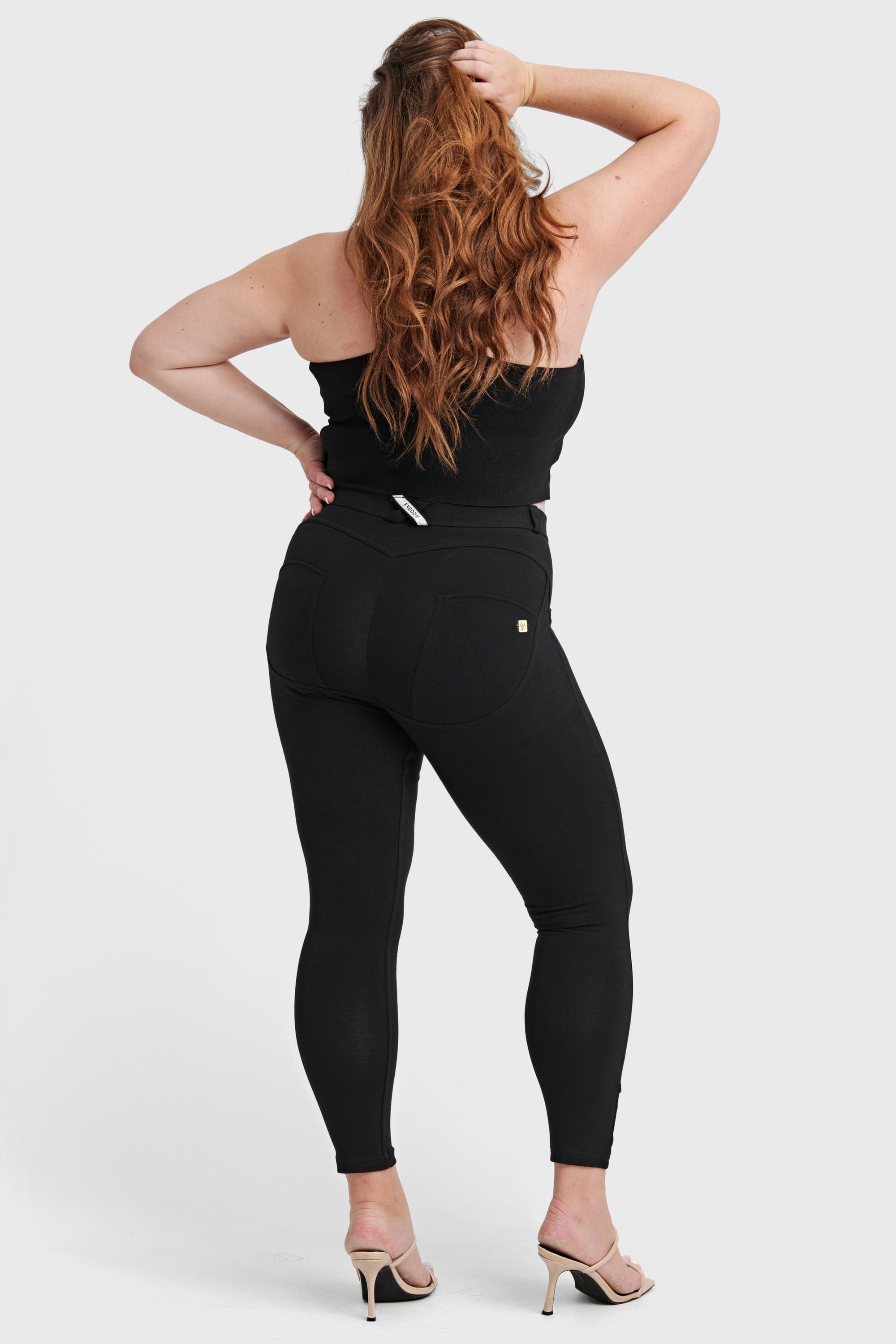WR.UP® Curvy Fashion - High Waisted - 7/8 Length - Black 5
