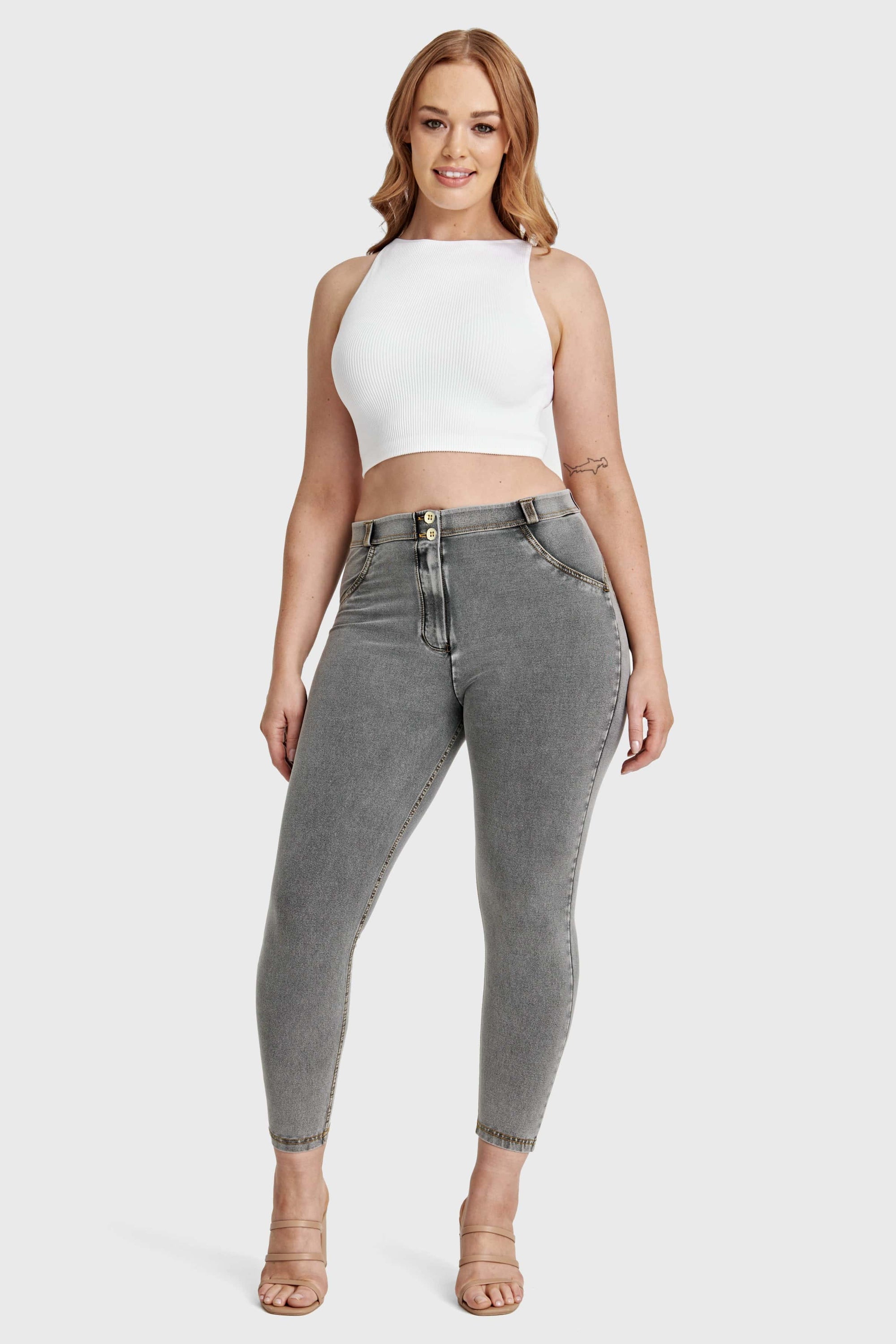 WR.UP® Curvy Denim - High Waisted - 7/8 Length - Grey + Yellow Stitching 8