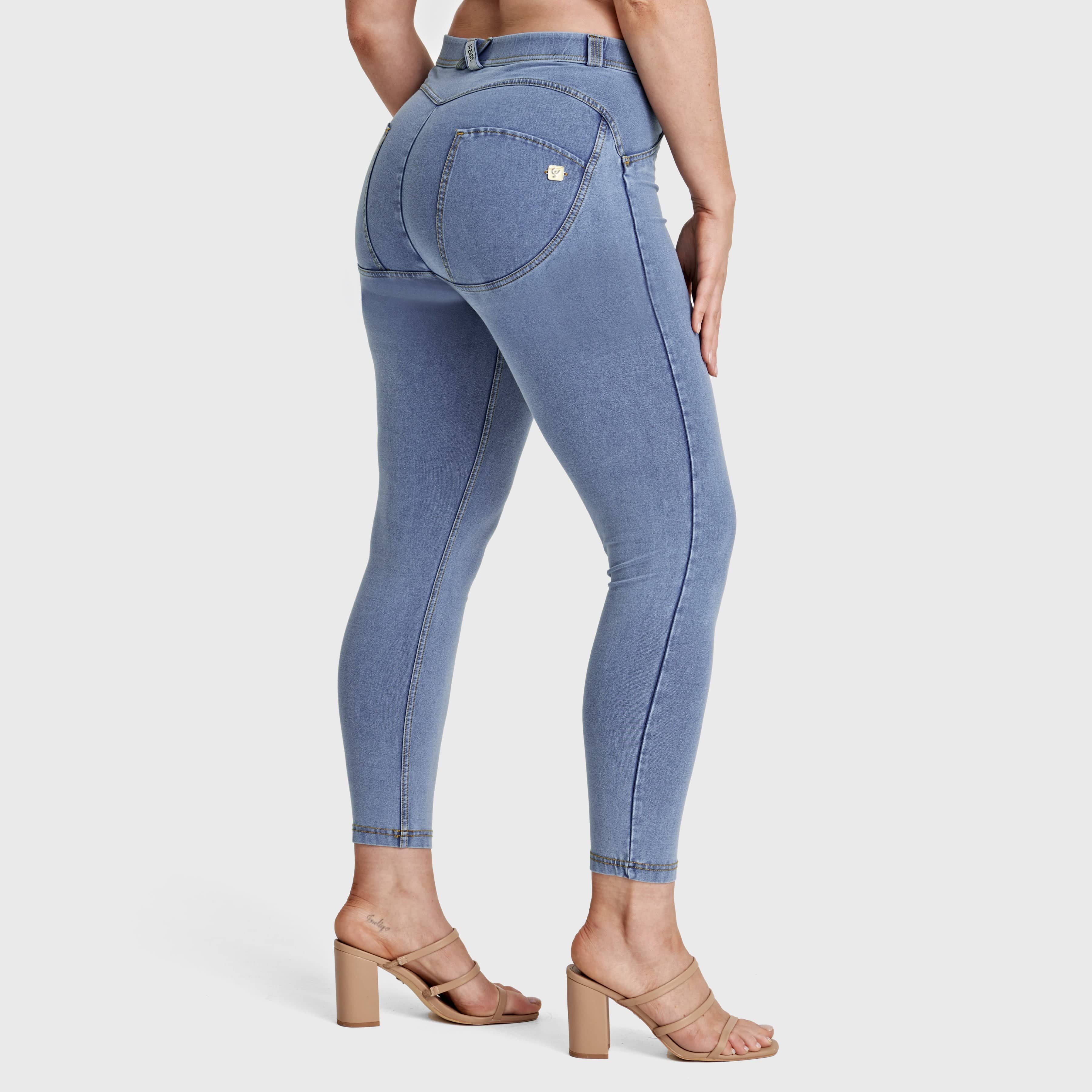 WR.UP® Curvy Denim - High Waisted - 7/8 Length - Light Blue + Yellow Stitching 1