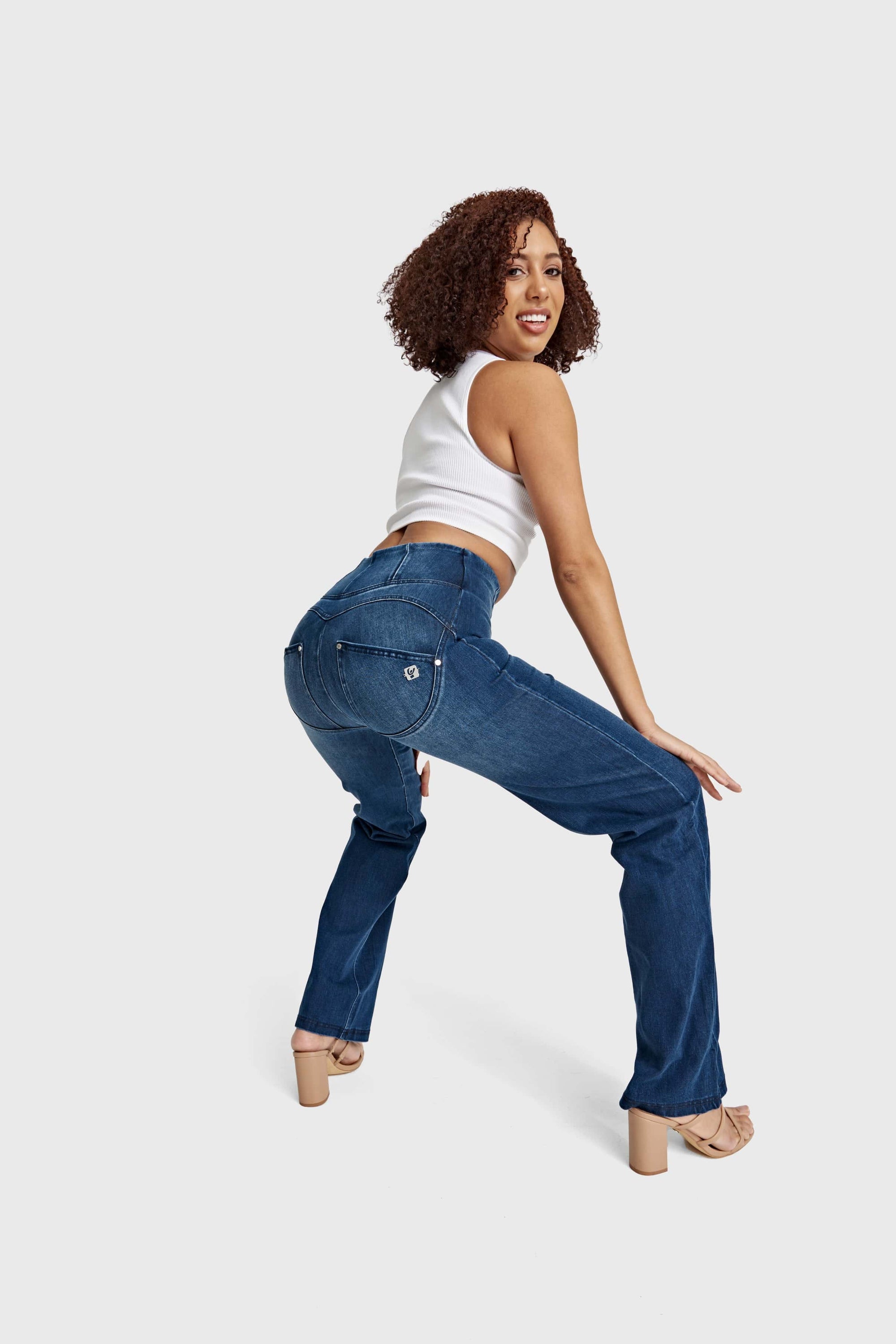 WR.UP® Snug Jeans - High Waisted - Flare - Dark Blue + Blue Stitching 4