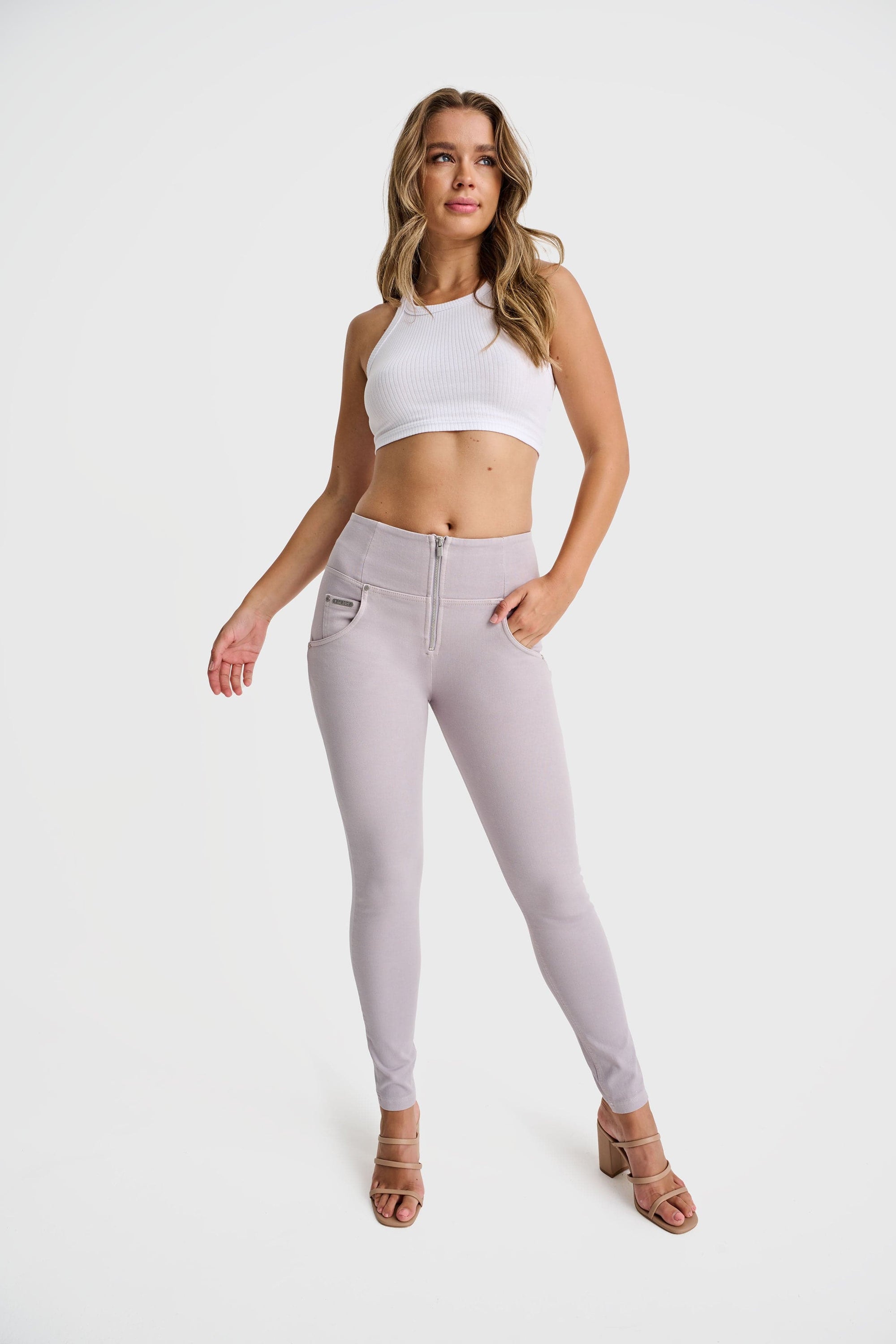 WR.UP® Snug Jeans - High Waisted - Full Length - Light Grey 4