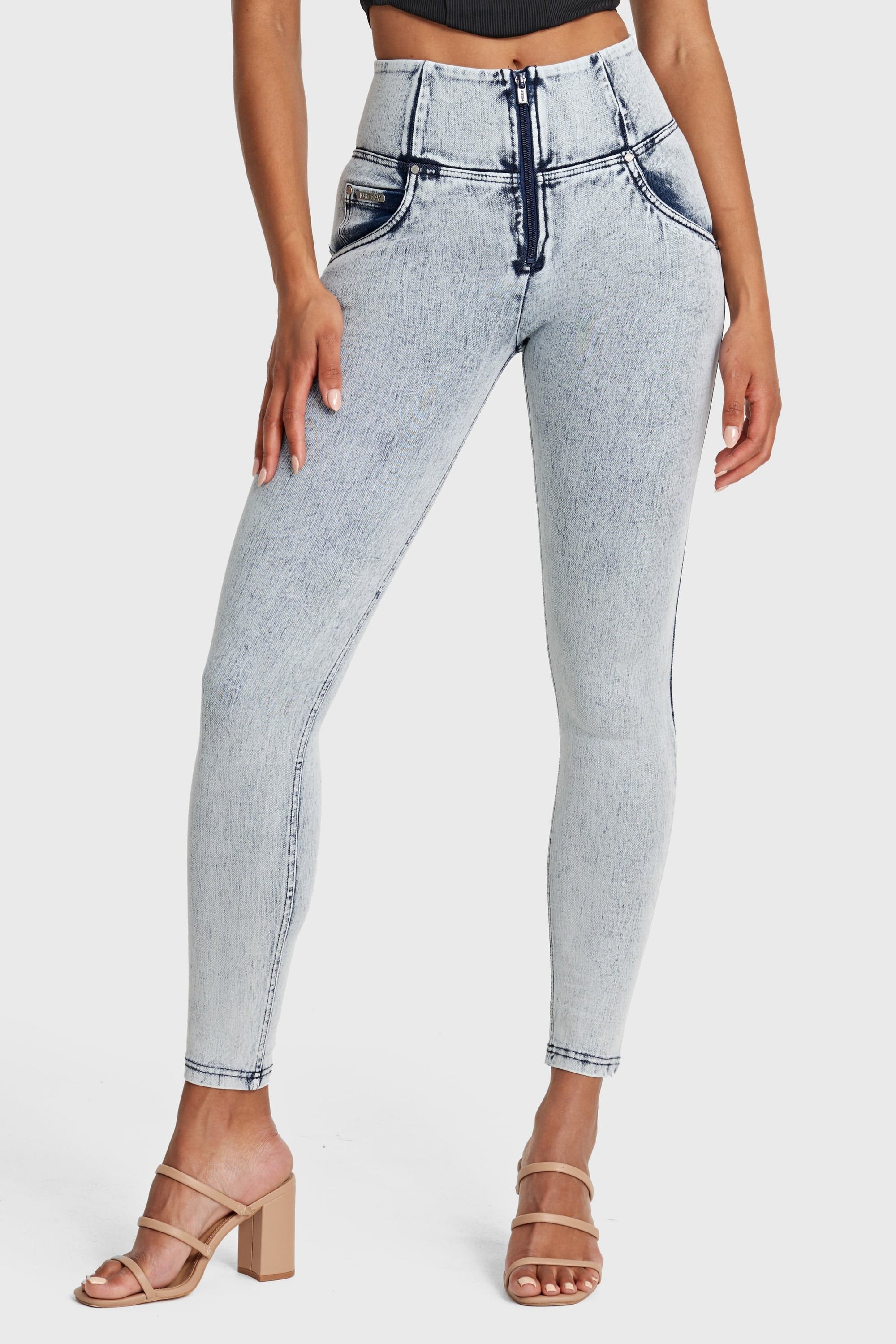 WR.UP® Snug Jeans - High Waisted - Full Length - Acid Wash 10
