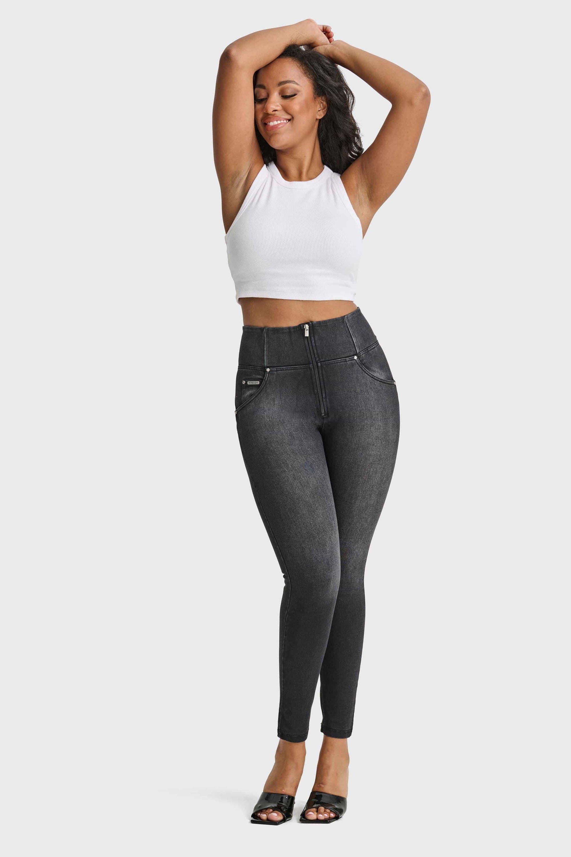 WR.UP® Snug Curvy Jeans - High Waisted - Full Length - Black + Black Stitching 3