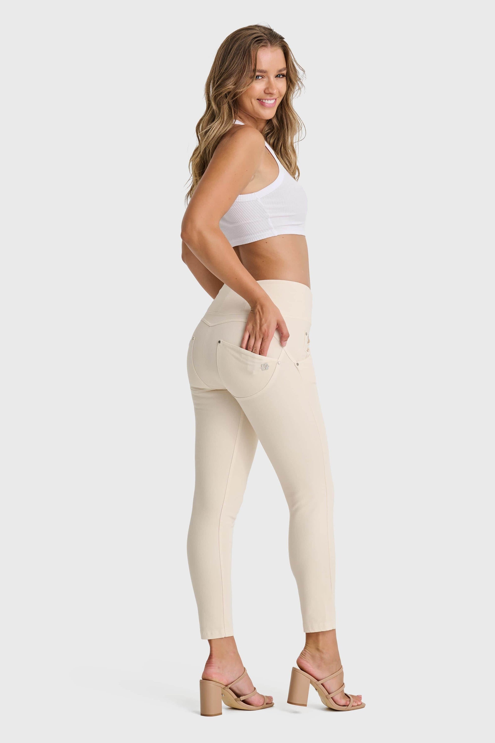 WR.UP® Snug Jeans - High Waisted - 7/8 Length - Ivory 6