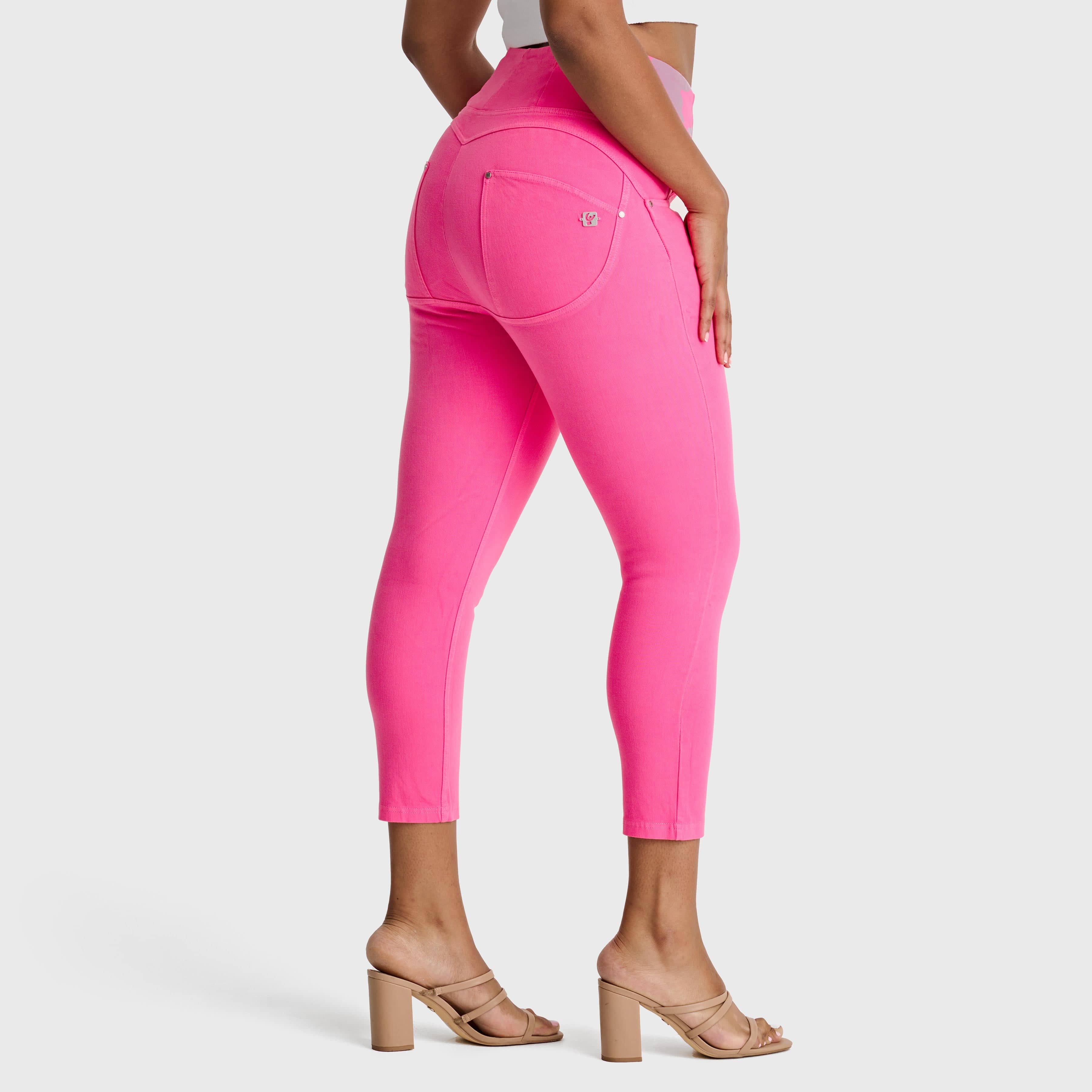 WR.UP® Snug Curvy Jeans - High Waisted - 7/8 Length - Candy Pink 1