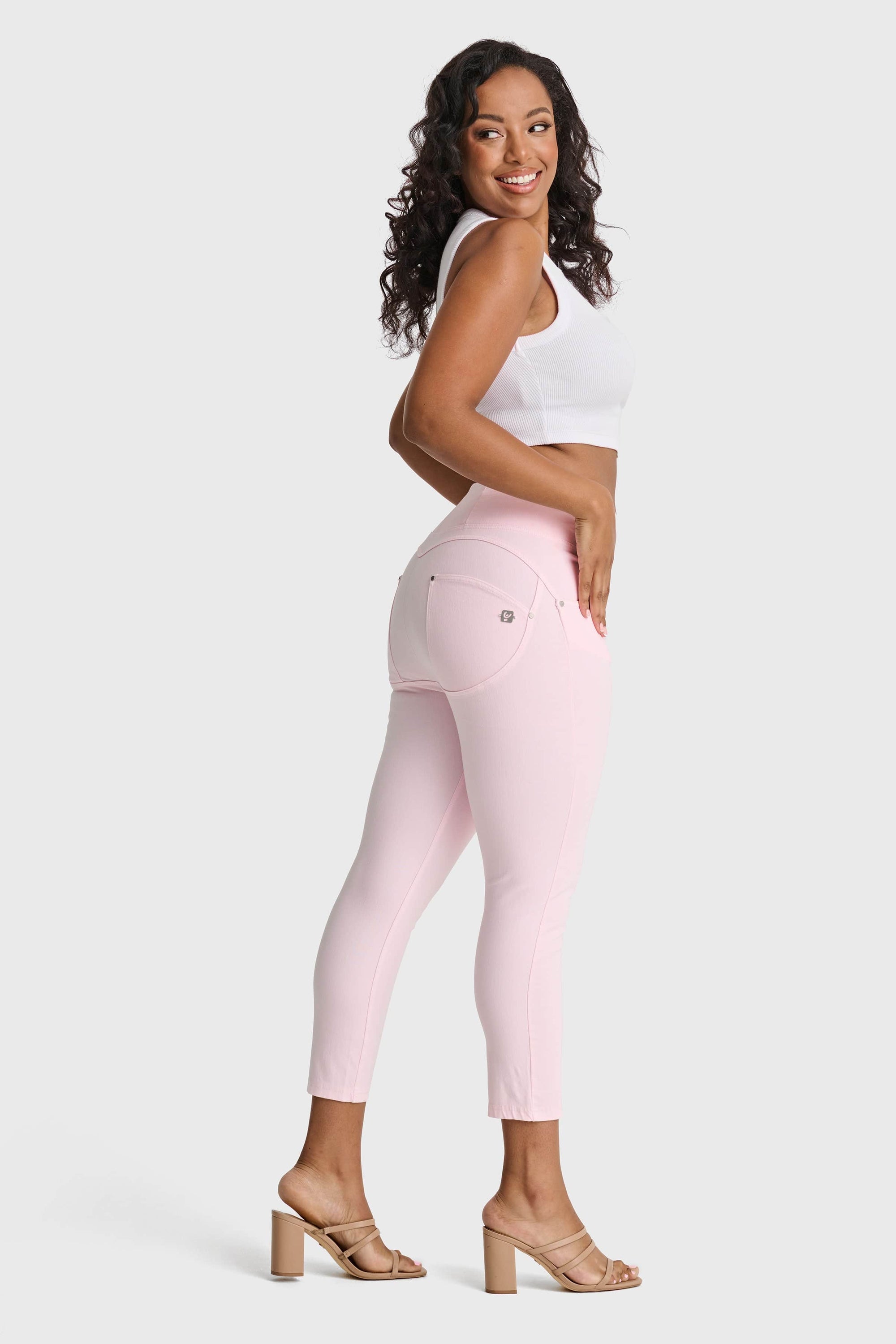 WR.UP® Snug Curvy Jeans - High Waisted - 7/8 Length - Baby Pink 4