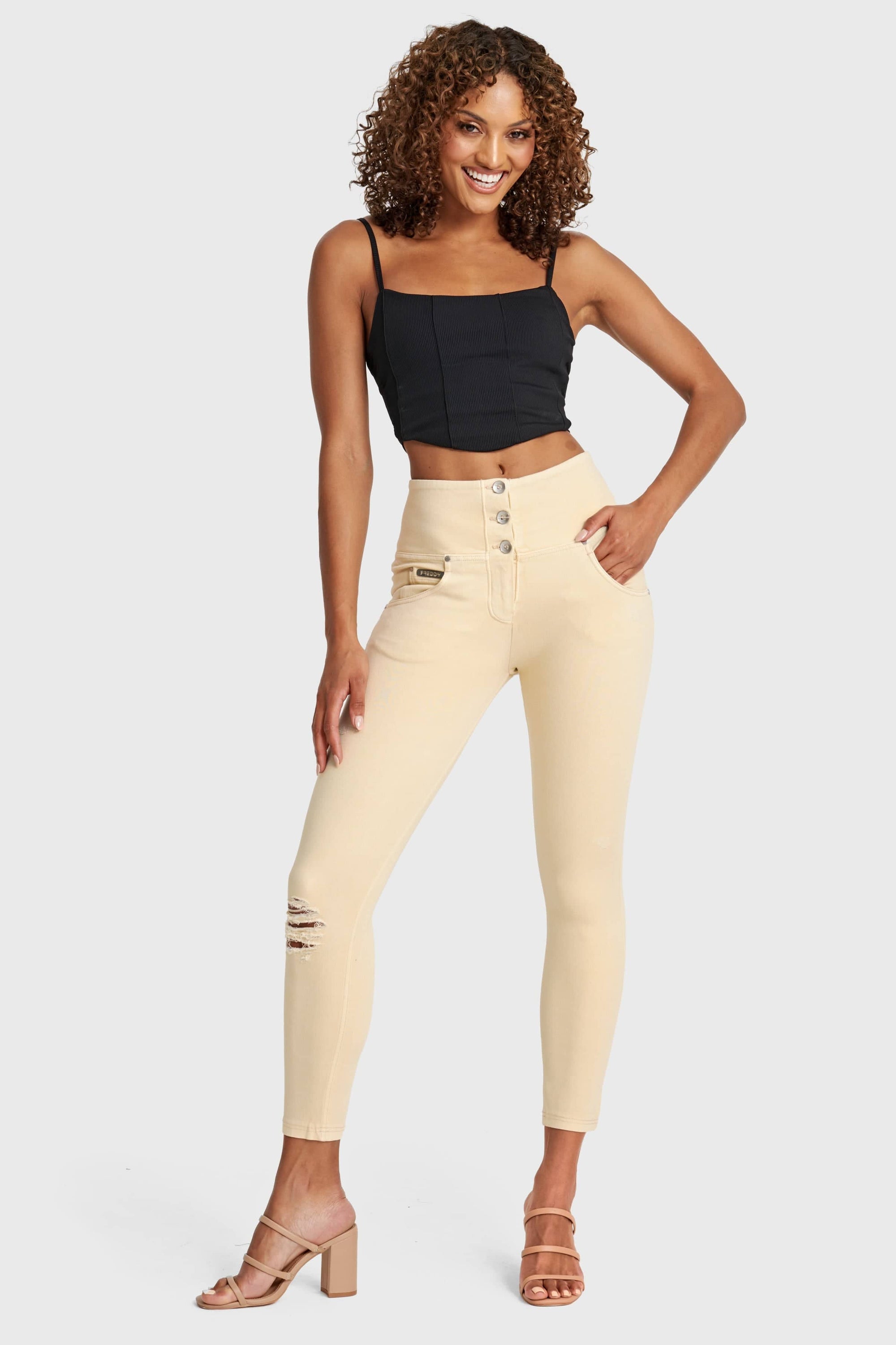 WR.UP® Snug Distressed Jeans - High Waisted - 7/8 Length - Beige 5