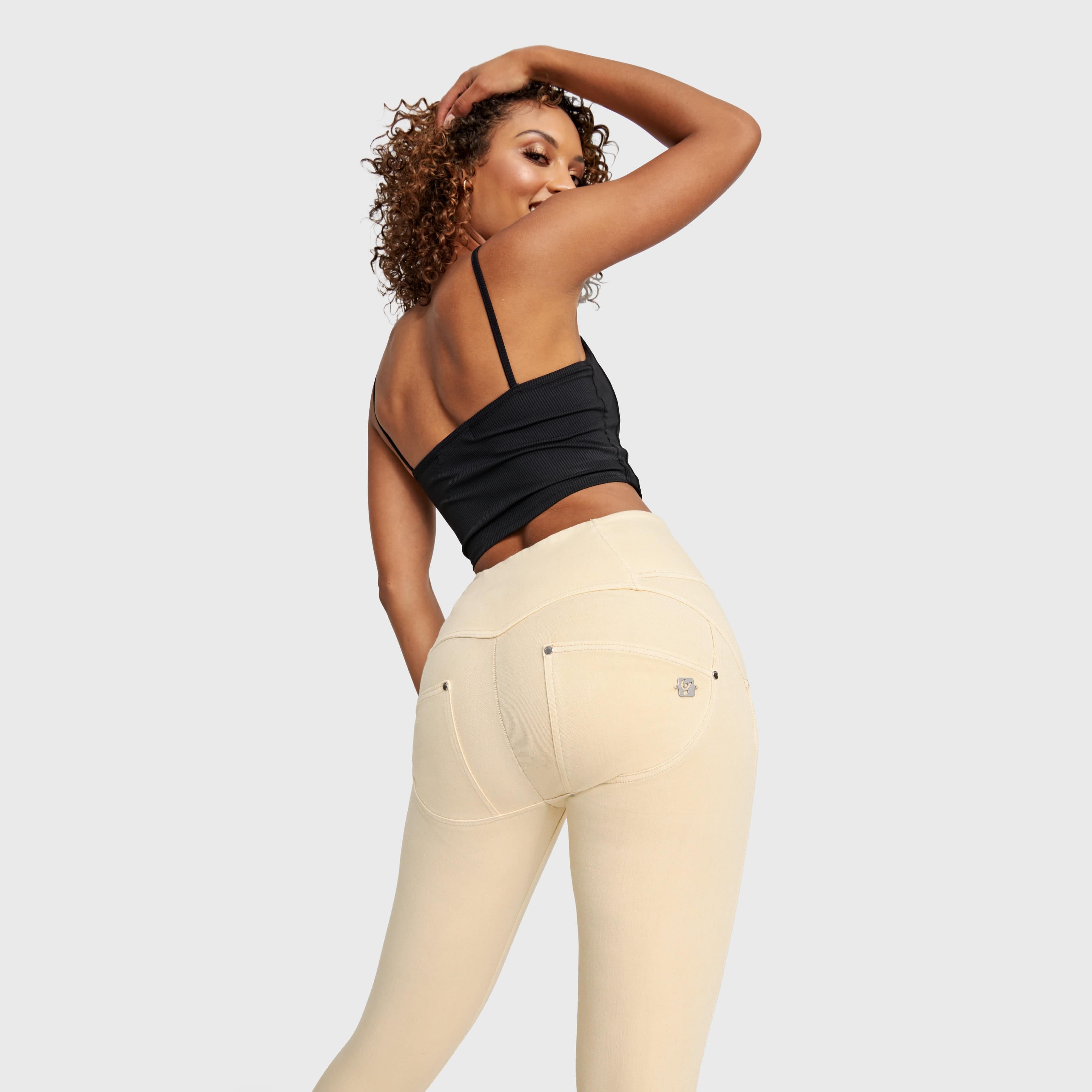 WR.UP® Snug Distressed Jeans - High Waisted - 7/8 Length - Beige 2