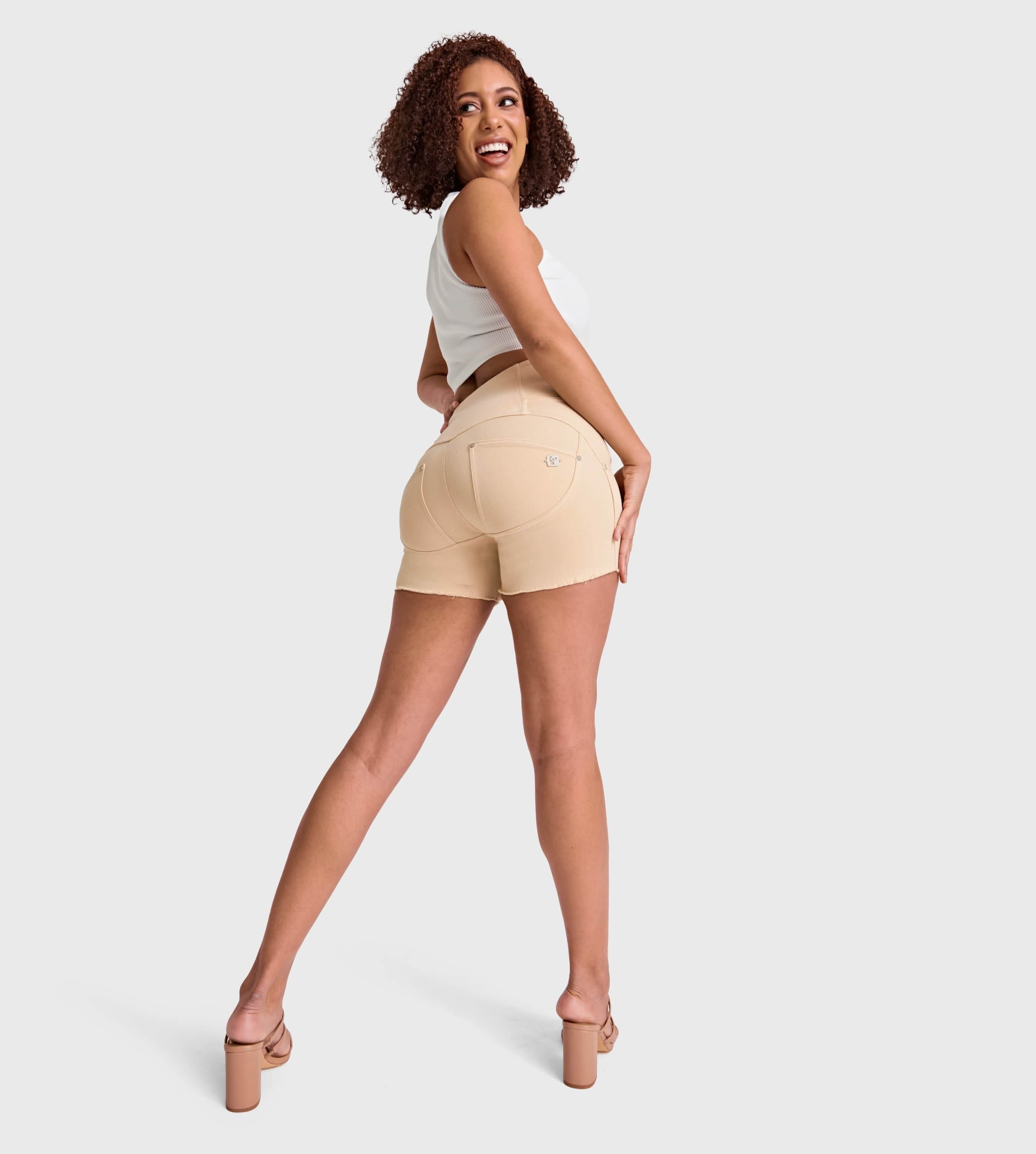 WR.UP® Snug Jeans - High Waisted - Shorts - Beige 2