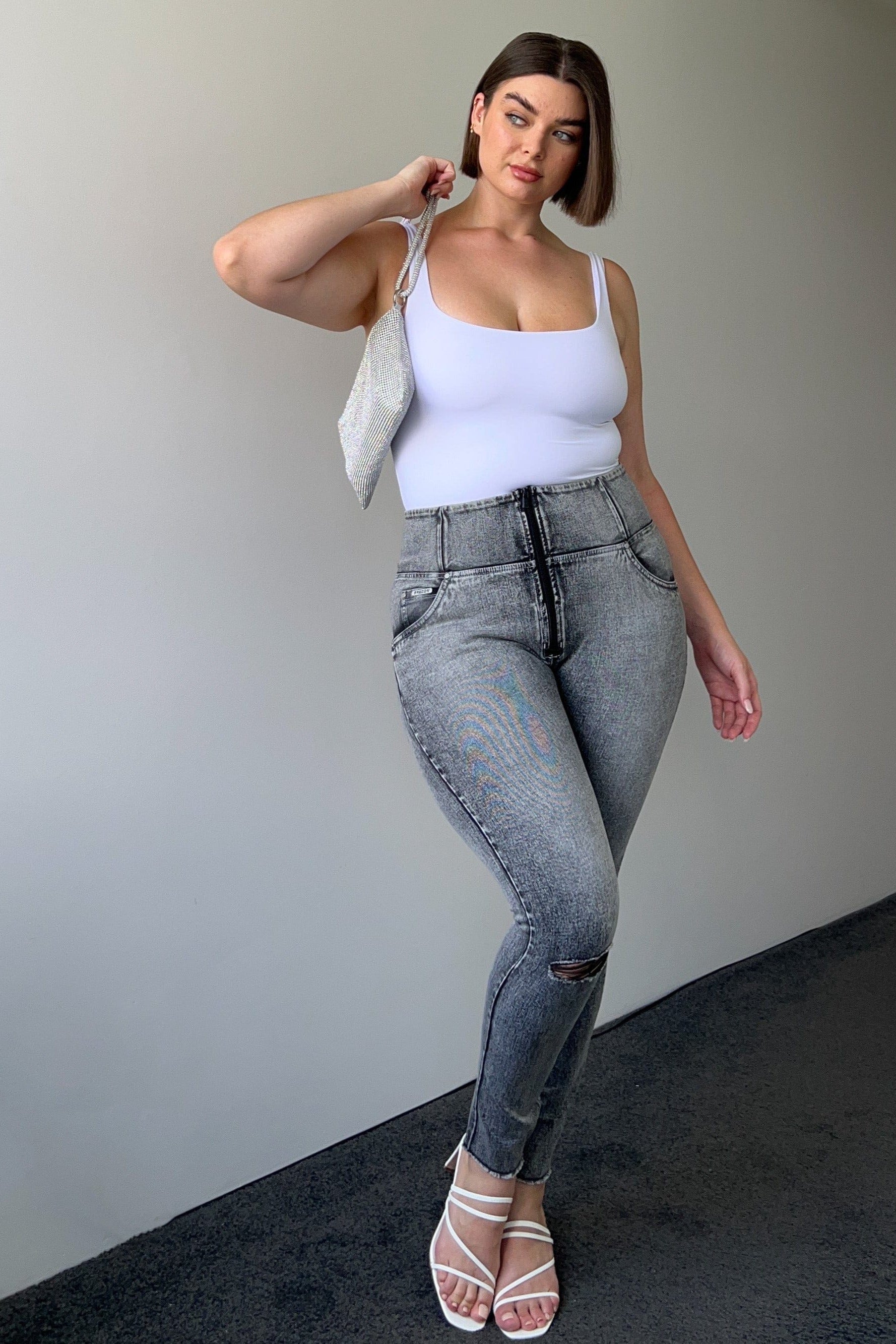 WR.UP® Snug Curvy Ripped Jeans - High Waisted - Full Length - Grey Stonewash + Grey Stitching 4